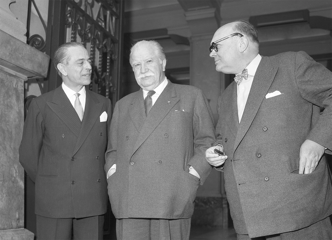 Gaetano Martino (left, Foreign Minister of Italy), Joseph Bech (center, Prime Minister and Foreign Minister of Luxembourg) and Paul-Henri Spaak (right, Foreign Minister of Belgium) in Messina on June 4, 1955. Picture-Alliance / AP Images | Uncredited