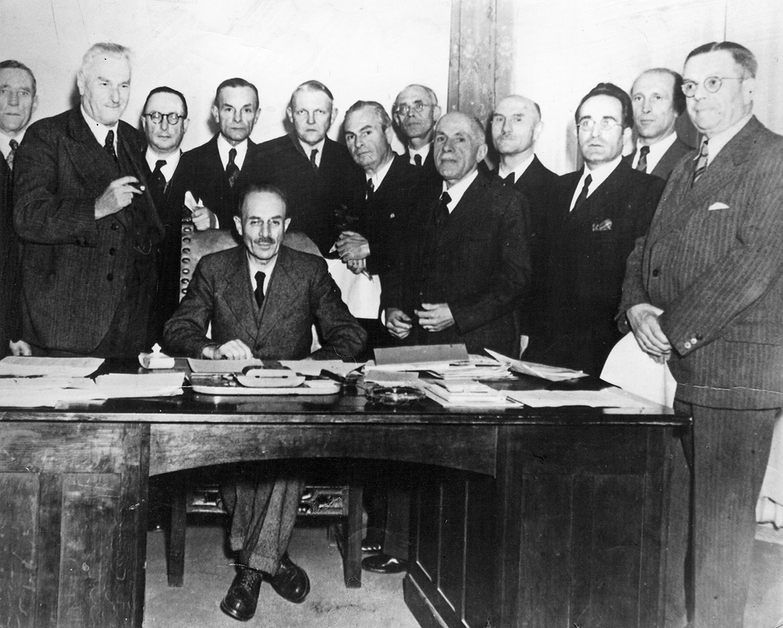 The Bavarian Cabinet under Minister Willhelm Hoeger (fifth from left) with Ludwig Erhard as Minister of Economic Affairs, September 28, 1945, SZ Photo