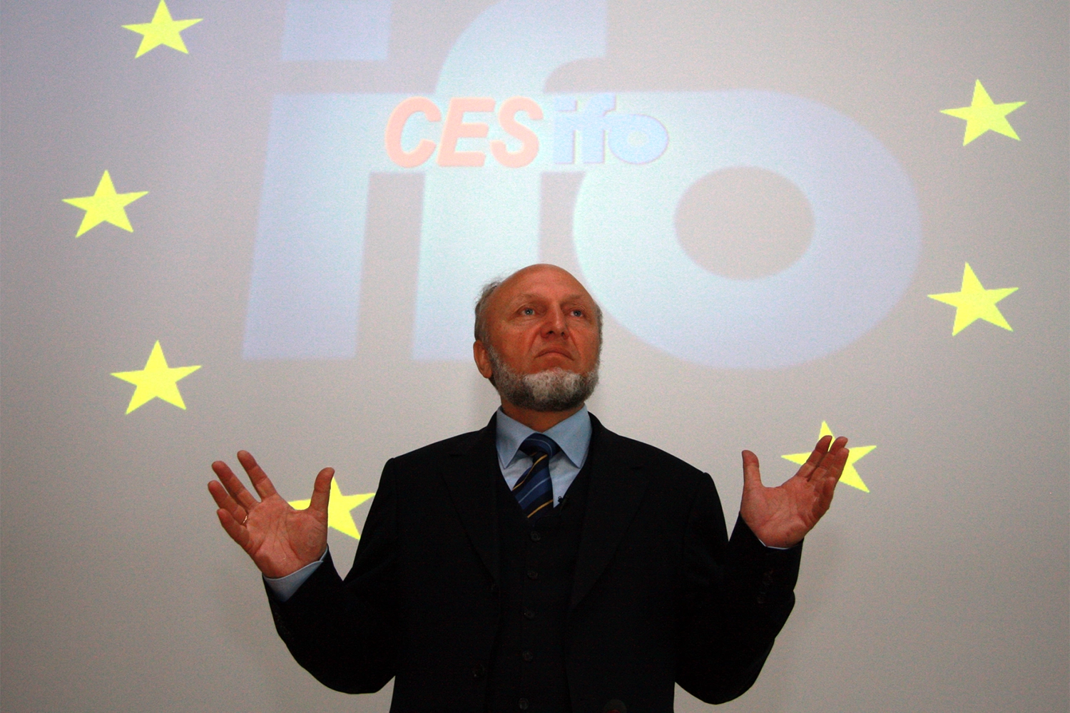 Hans-Werner Sinn at a presentation
