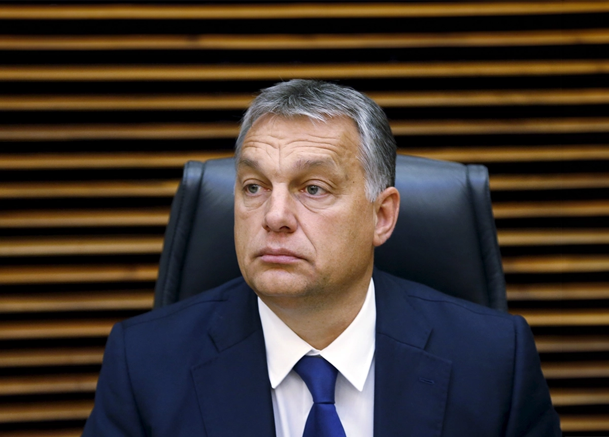 Viktor Orbán on a chair, REUTERS/Francois Lenoir