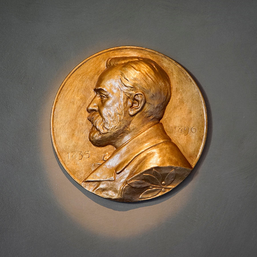 The sculpture of the Swedish Nobel Prize; Adobestock/magann